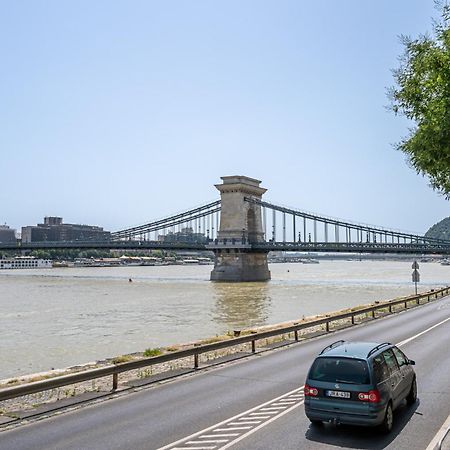 Danube Waterfront View At Chain Bridge Apartment Budapest Exterior photo