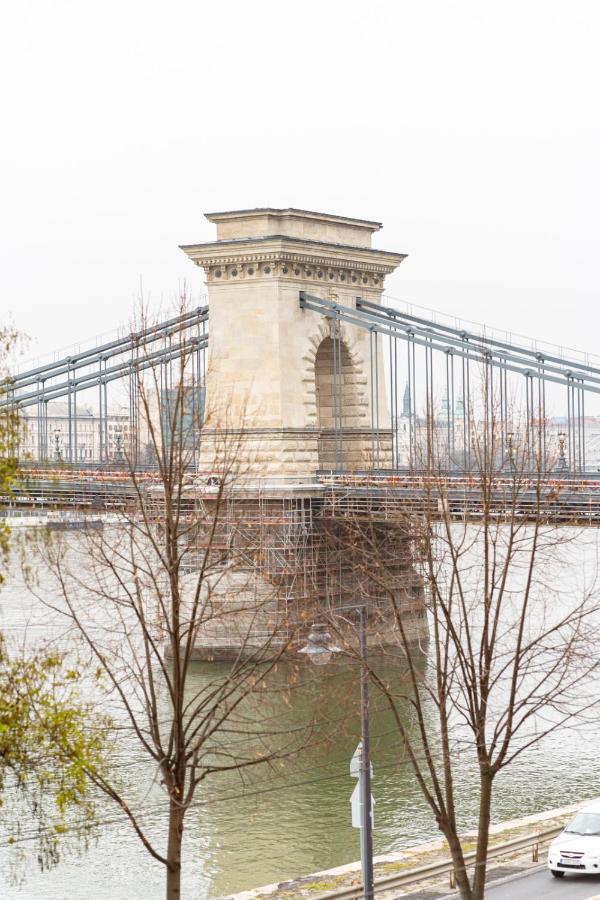 Danube Waterfront View At Chain Bridge Apartment Budapest Exterior photo