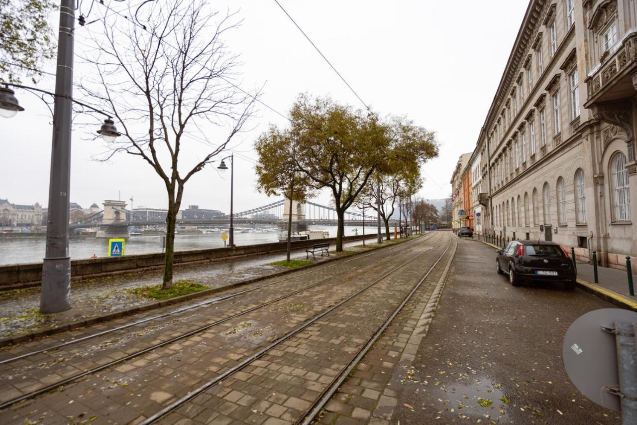 Danube Waterfront View At Chain Bridge Apartment Budapest Exterior photo