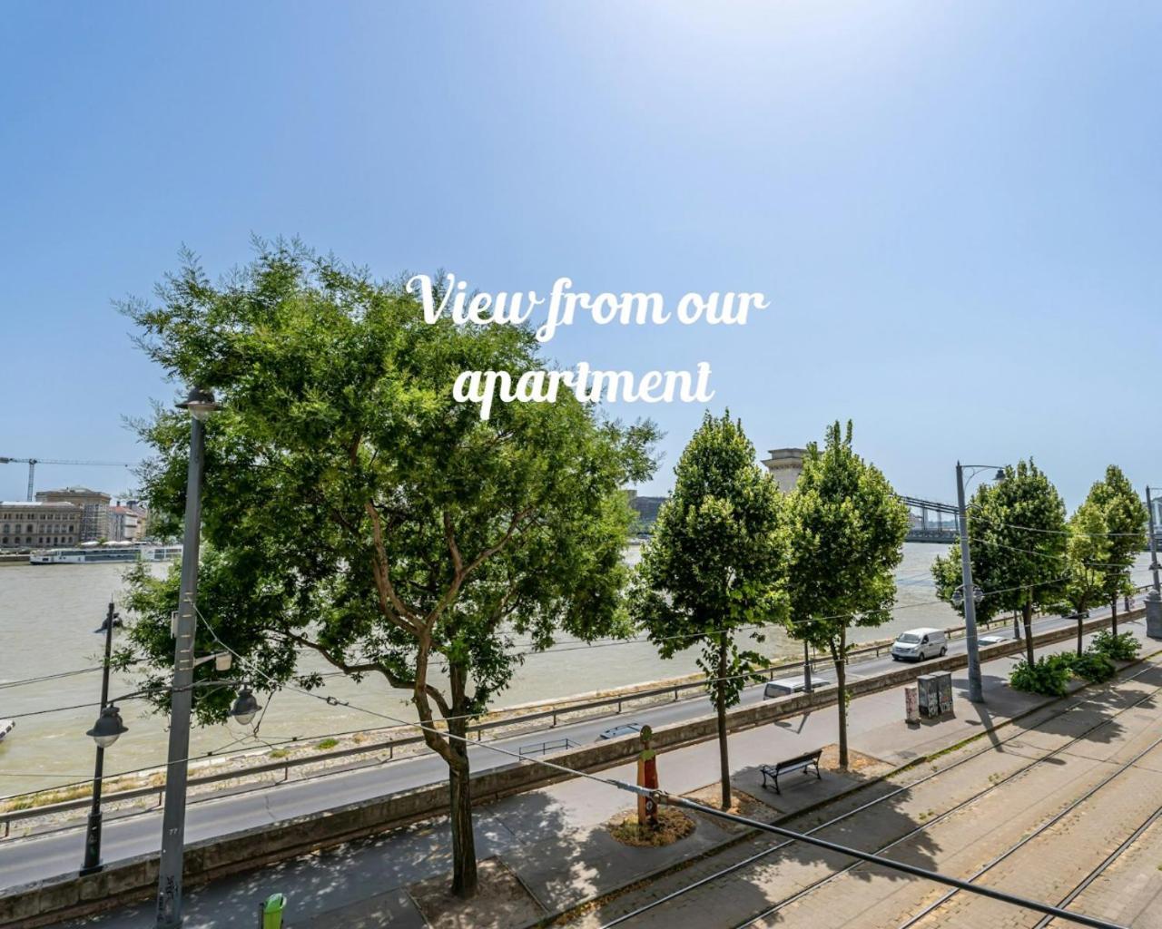 Danube Waterfront View At Chain Bridge Apartment Budapest Exterior photo